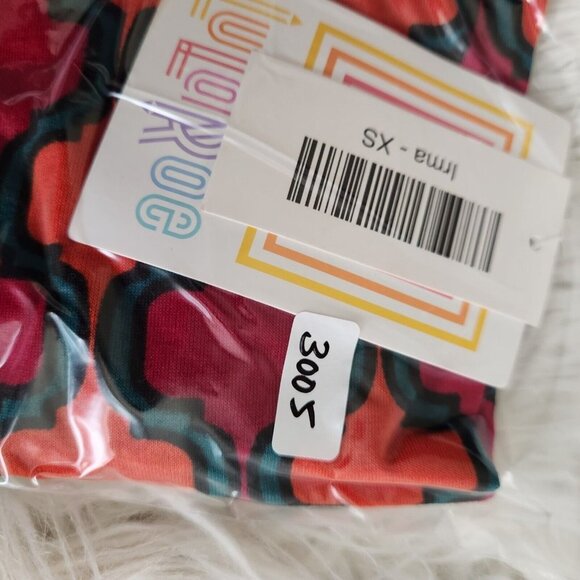 LuLaRoe Irma Short‎ Sleeve High Low Hem Tunic Top XS NWT Geometric Multi-Color - Picture 12 of 13